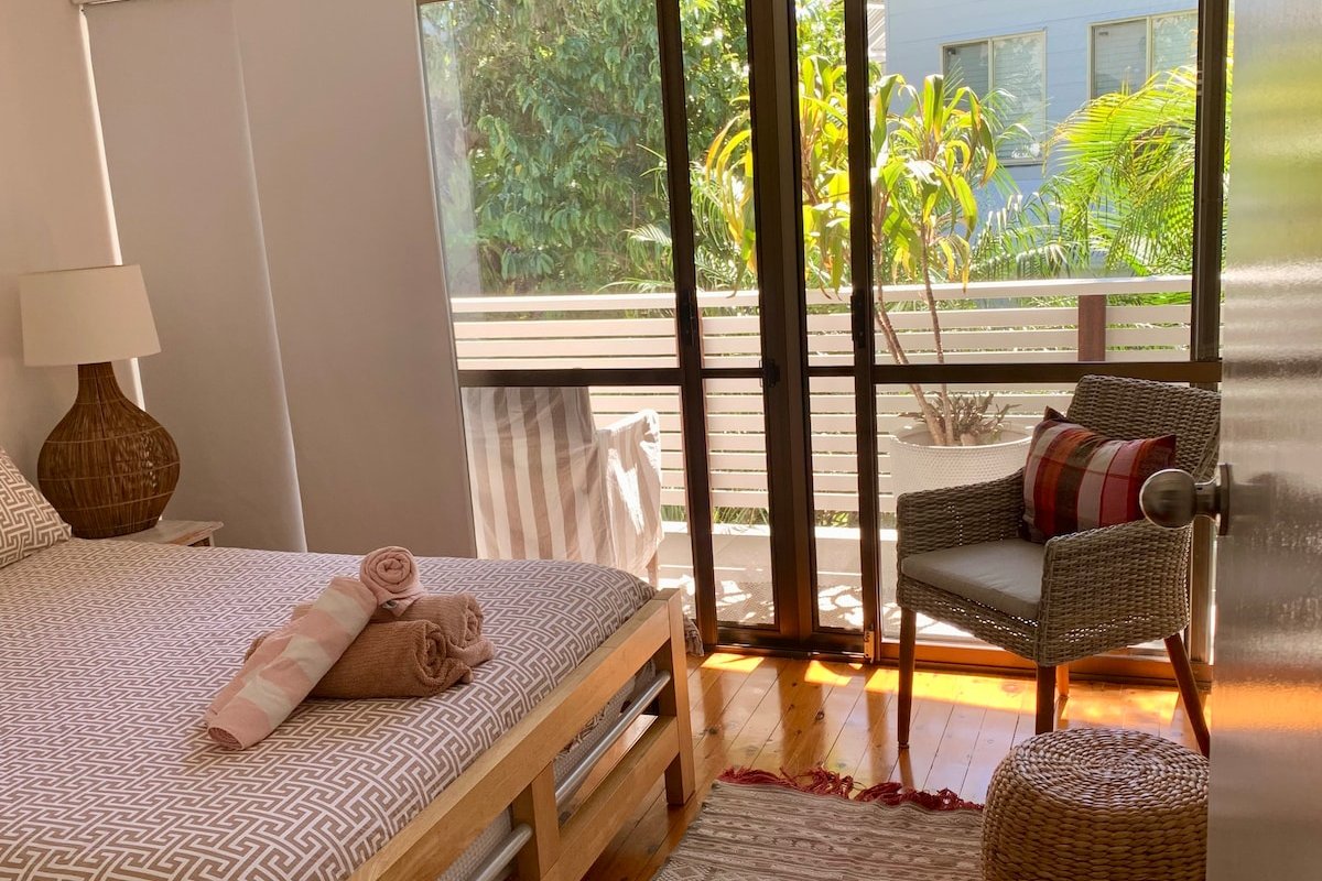 Mango Terrace, 5 minute walk Noosaville River. gallery image 3