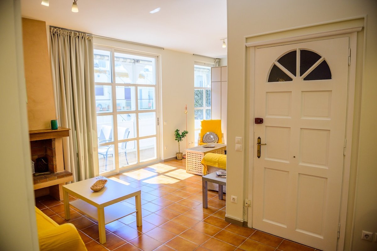 Two apartments at the same building, Plaka area gallery image 4