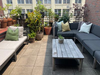 Chic Williamsburg Penthouse 2bed