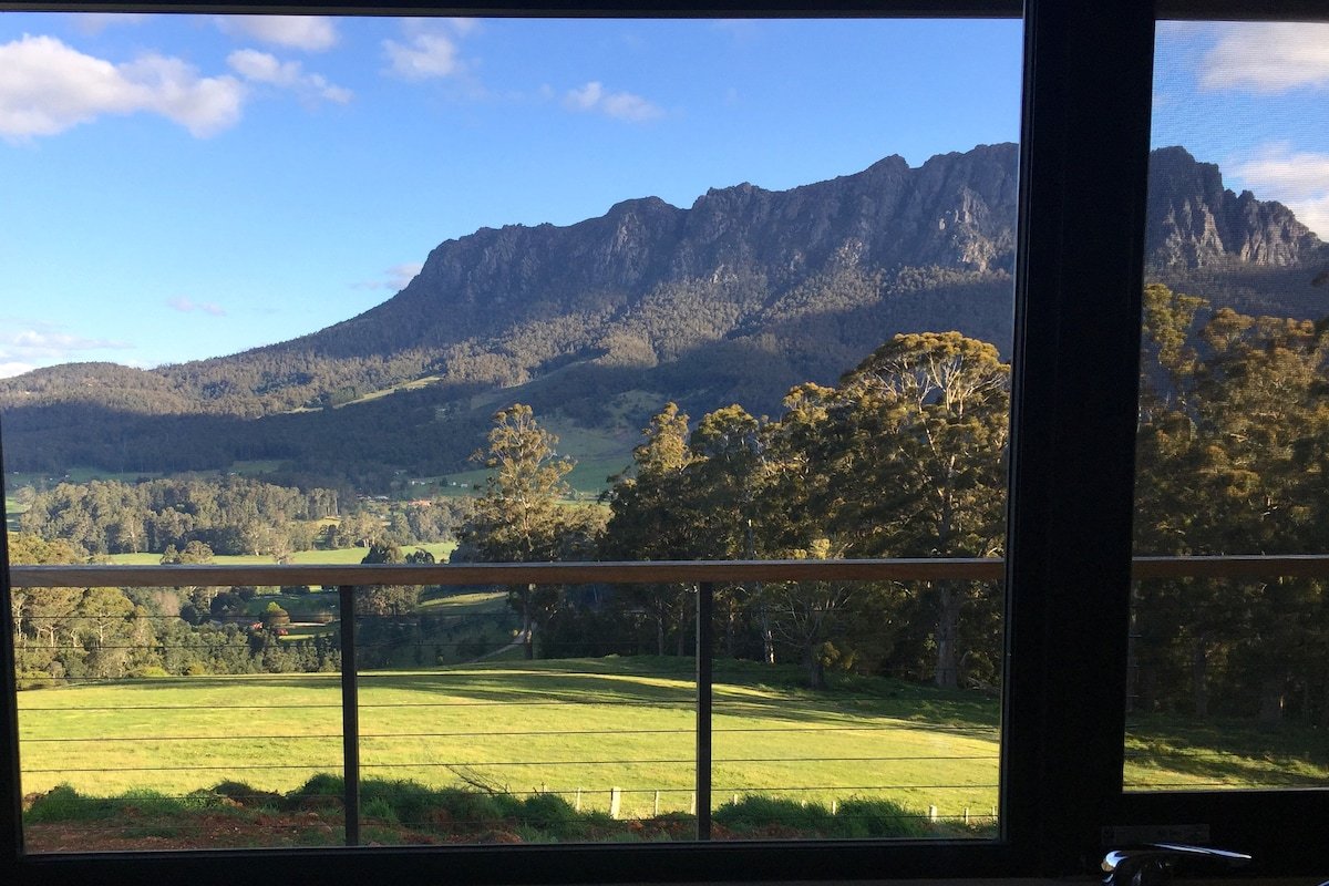 Manna Hill Farm Cottages – Mt Roland View gallery image 5