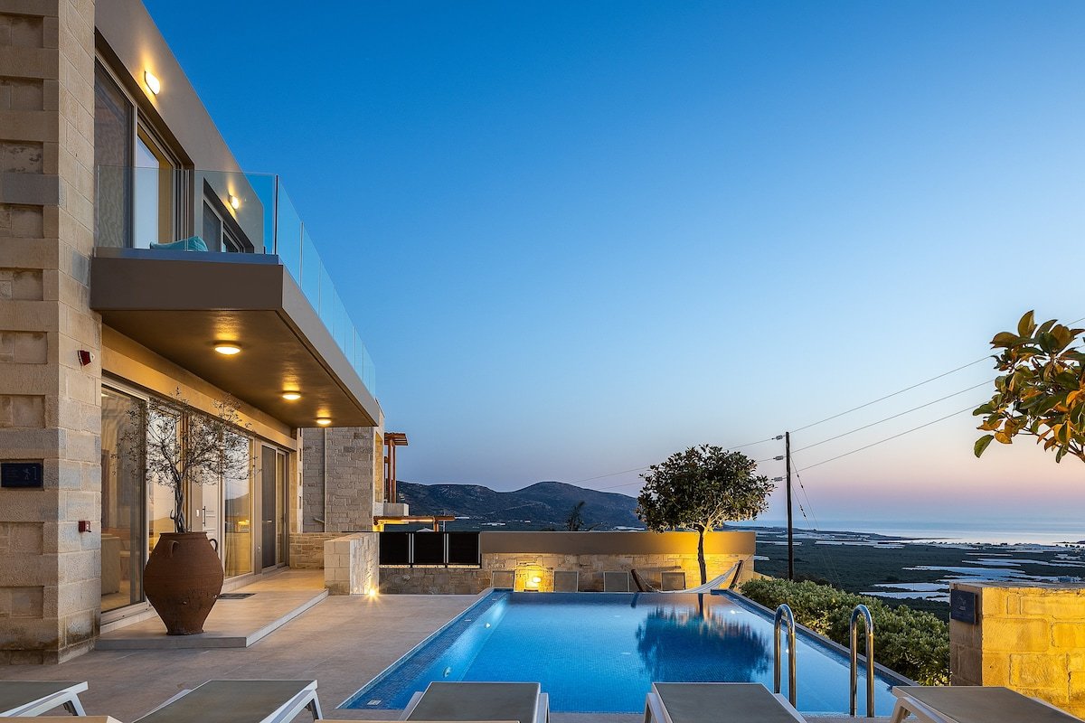 Villa Elpida I Sea view & heated* pool! gallery image 4