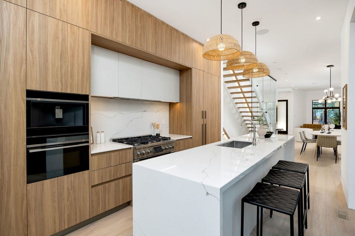 Custom Built Designer Home – 4BR Downtown Toronto! gallery image 3