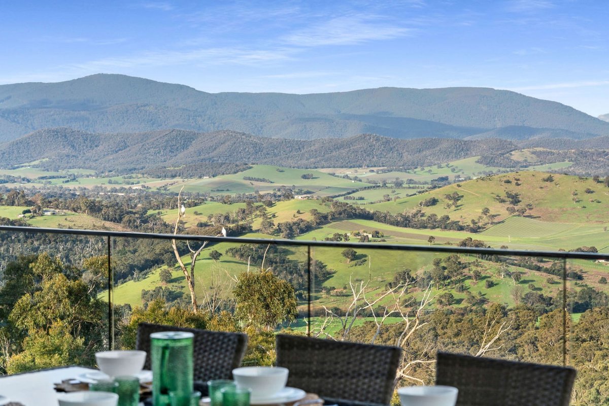Skyline Views Yarra Valley’s Elevated Escape