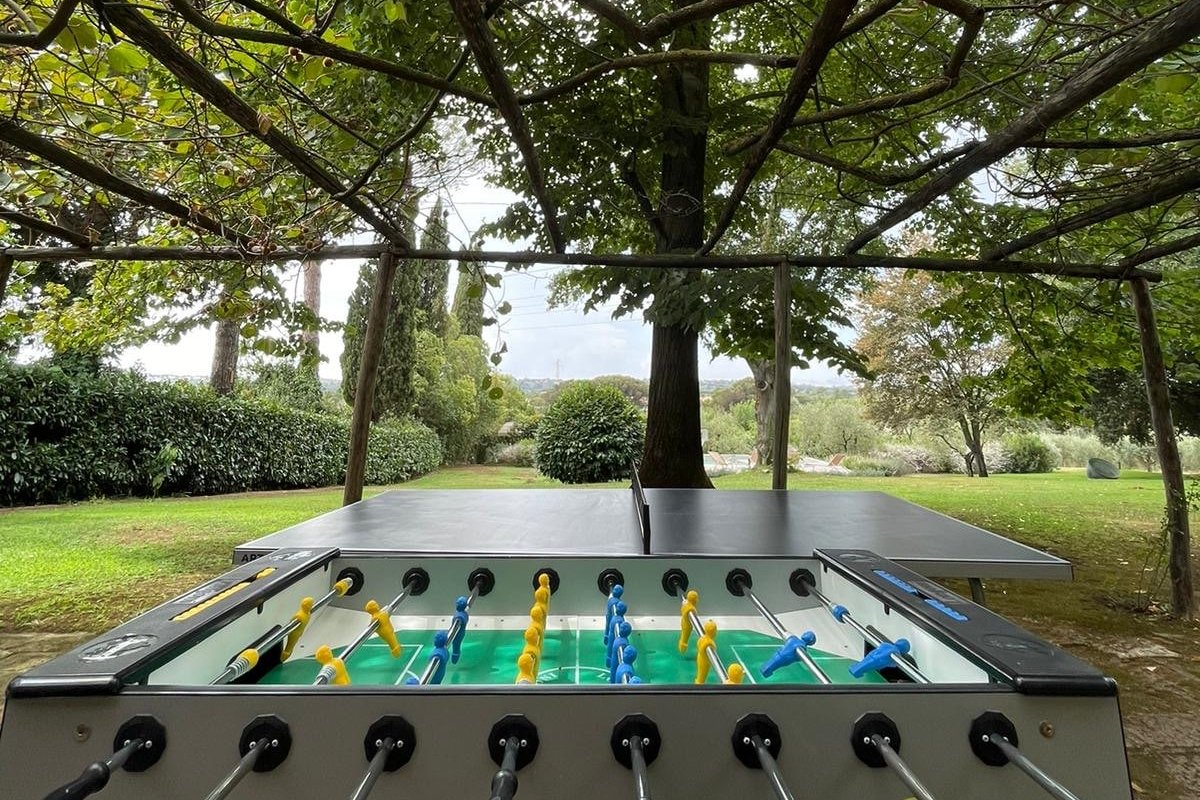 A green gate to Rome gallery image 3