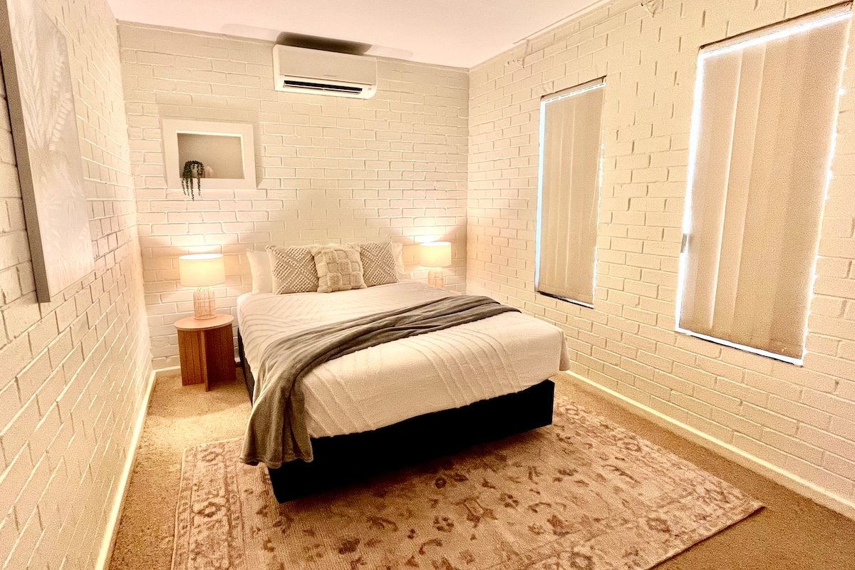 Stylish 3 Bedroom Apartment gallery image 5