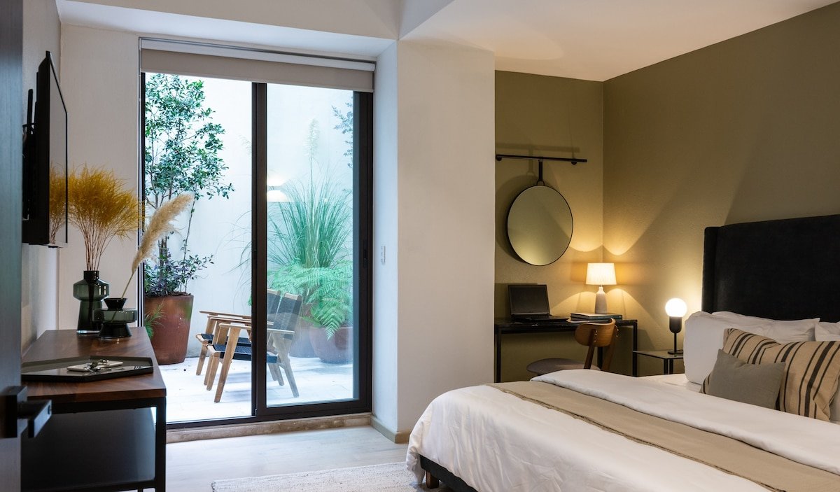 Garden House with A/C | Roma | Patio gallery image 5