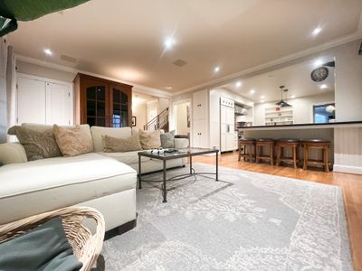 -Modern 3BR Home & Glamorous 2BR Glass Cottage