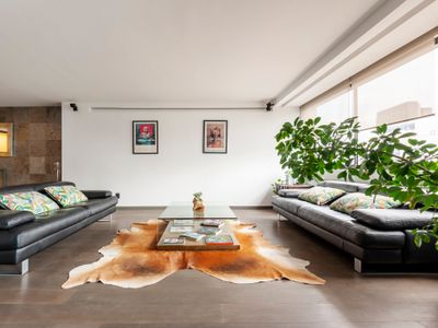 Private jacuzzi, great views and perfect location!