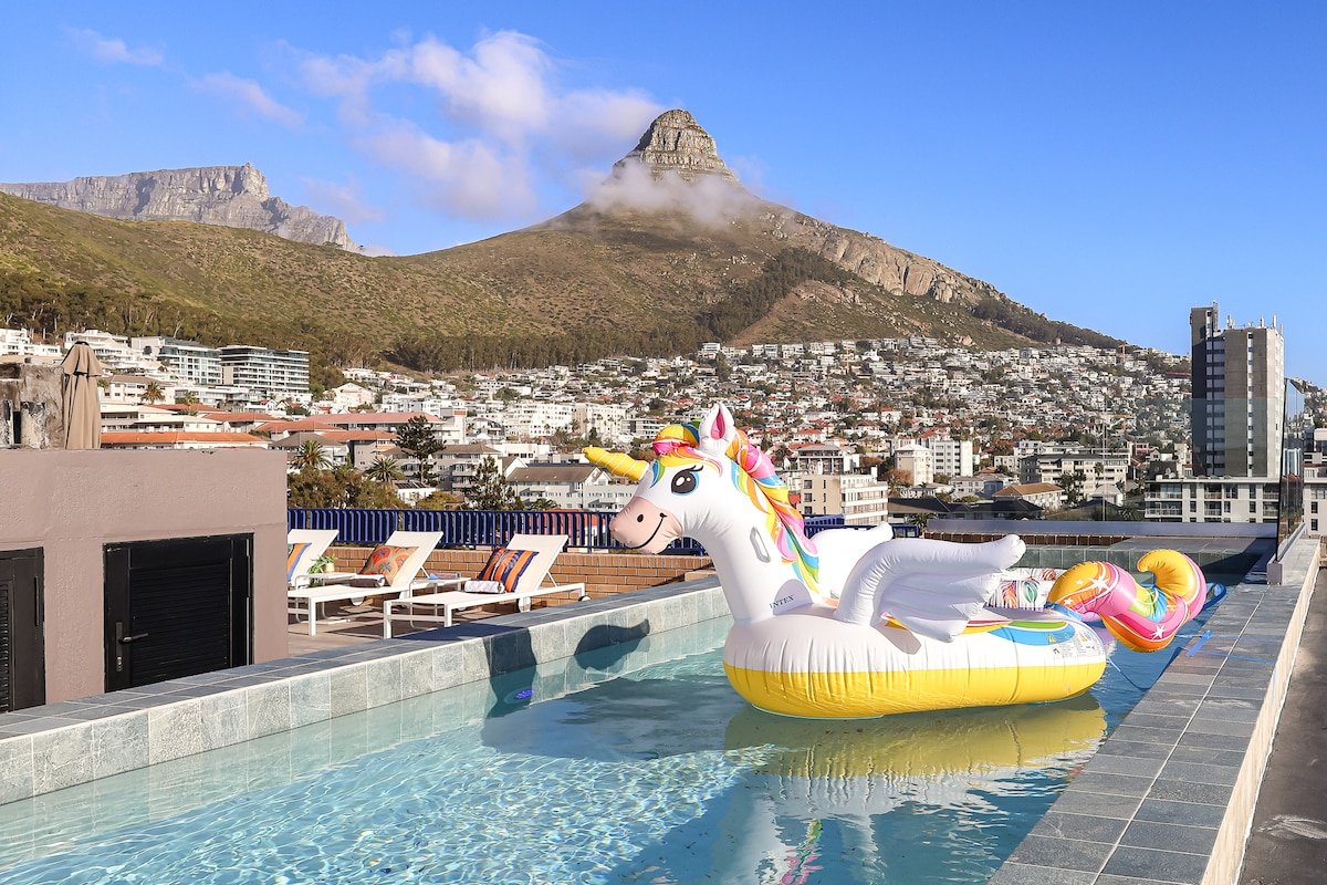 Oceanview Elegance – Rooftop Pool & Concierge gallery image 3