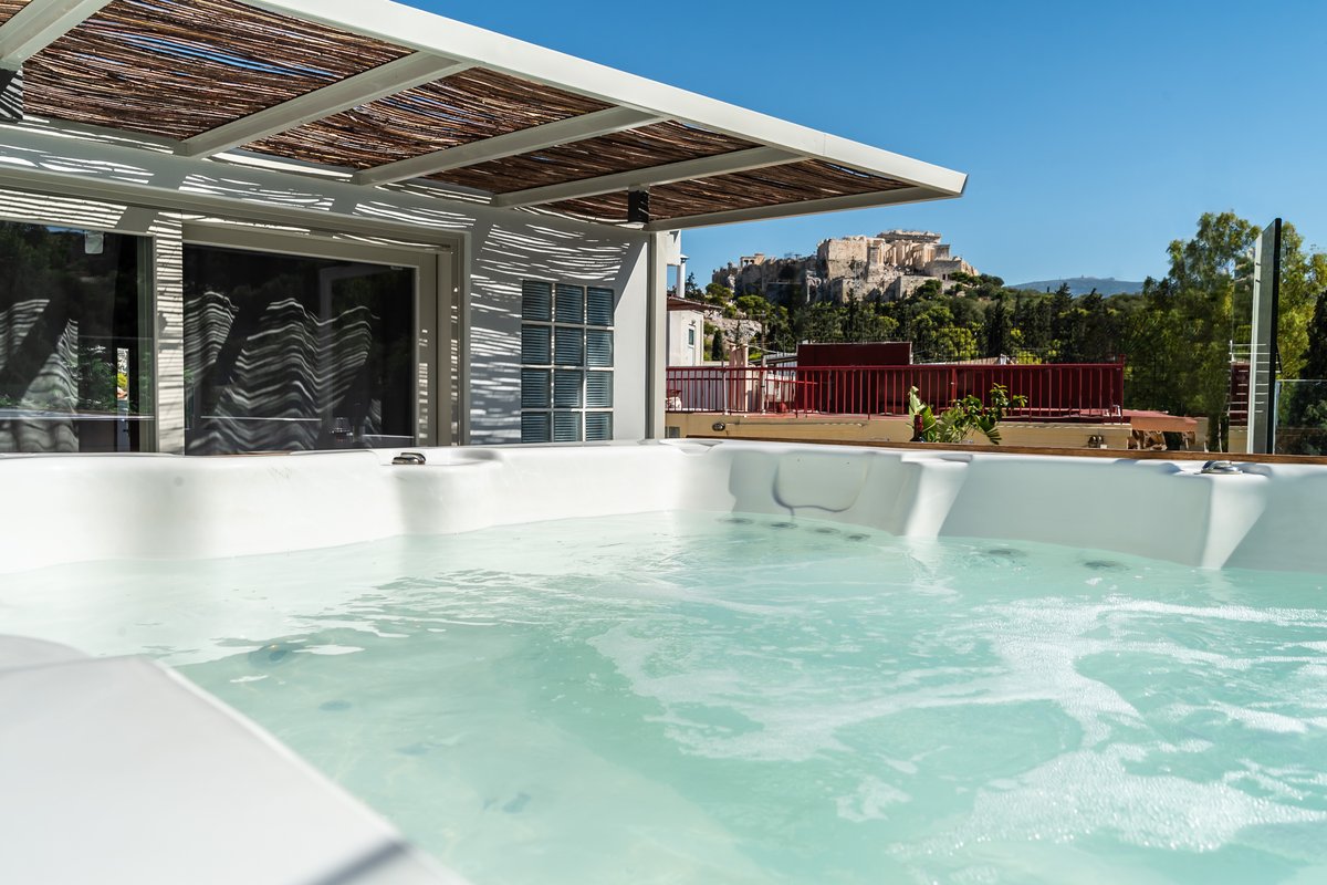 Grand House-Acropolis 5-Bdr Apt. / Outdoor Jacuzzi