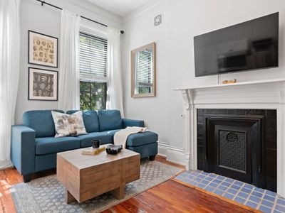 Historic 3-Bed Brownstone, near Trains