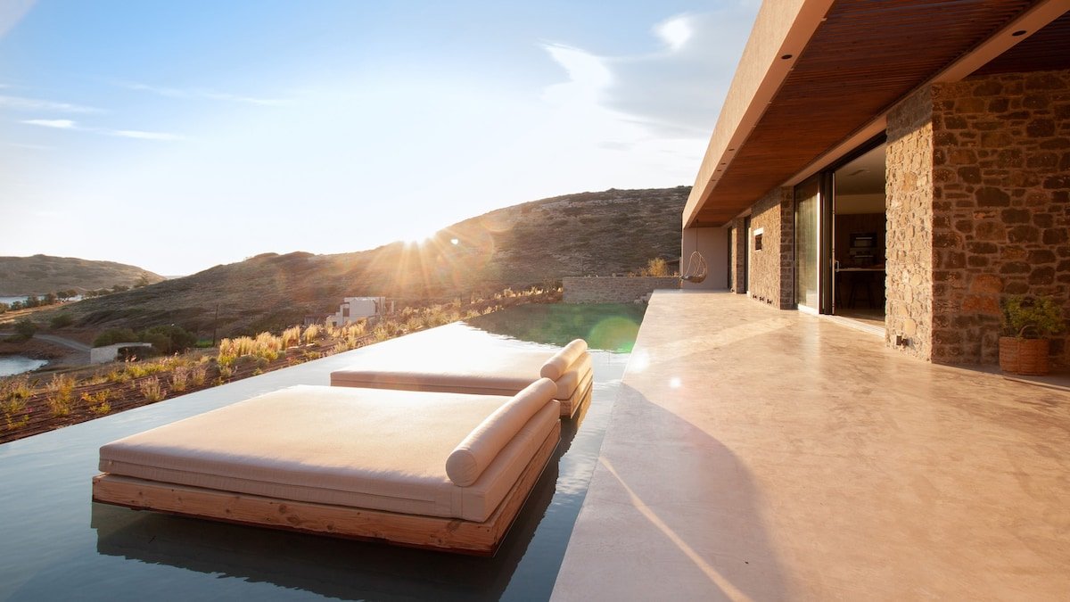 Ground Level Villa with Sea View gallery image 2