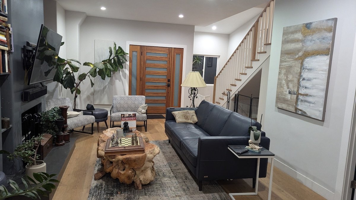 Redondo Beach Paradise – Whole House gallery image 3