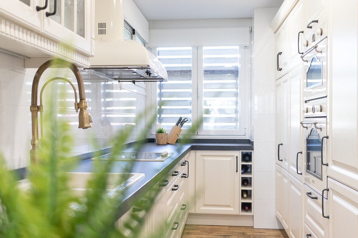 PRIMERA LÍNEA DE PLAYA & CLUB by ALOHA Bilbao gallery image 4