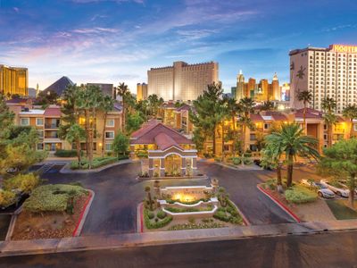 Beautiful Hotel in Desert Rose Resort – 2BD Sleeps