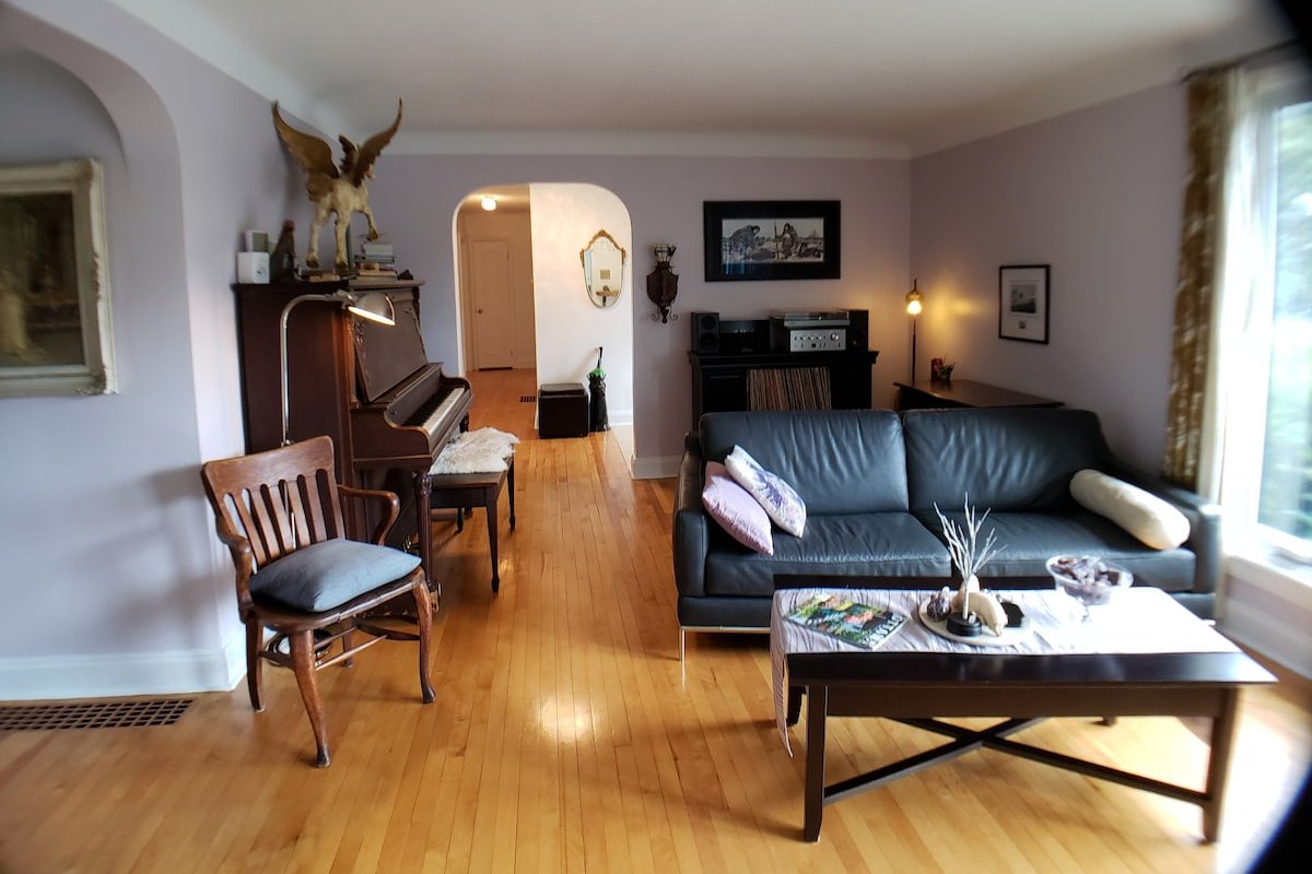 Westboro BeachHouse – Outdoor Jacuzzi, Netflix gallery image 2