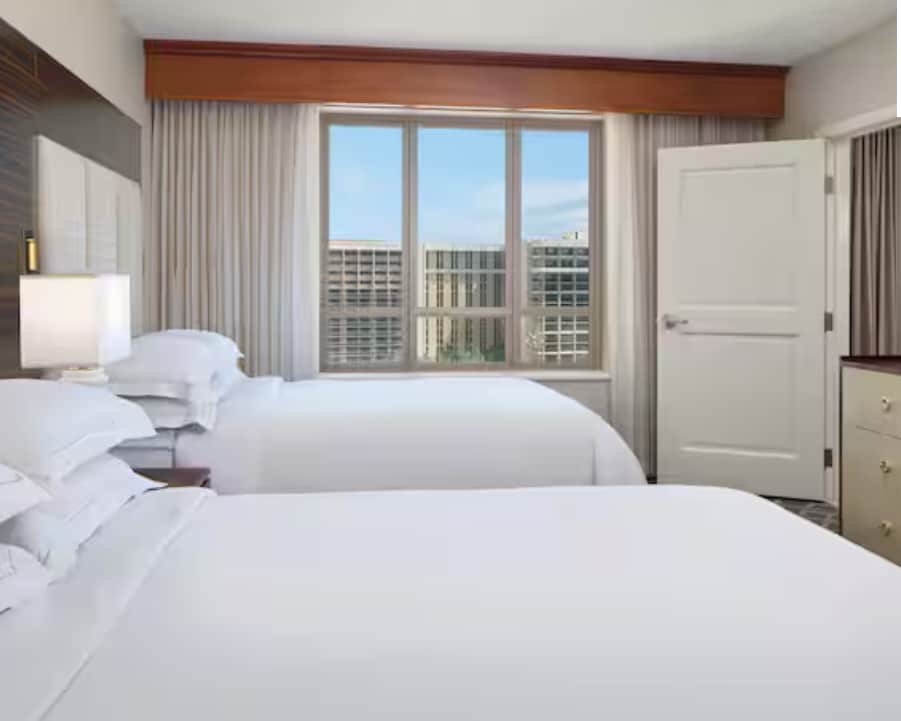 2 BR Suite @ Hilton’s Grand Waikikian gallery image 4