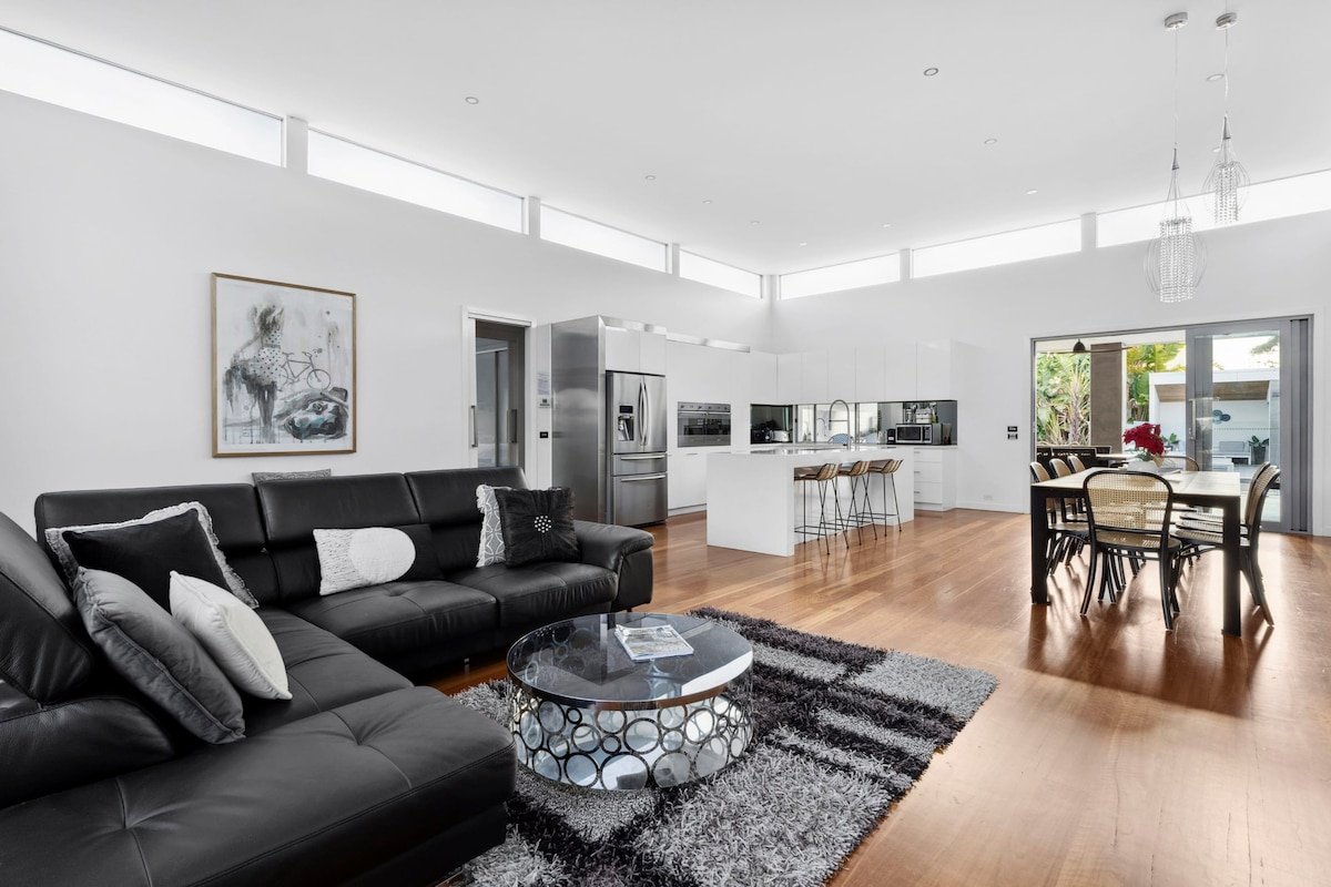 Raven Retreat I Family Entertainer I Pool & Theatr gallery image 4