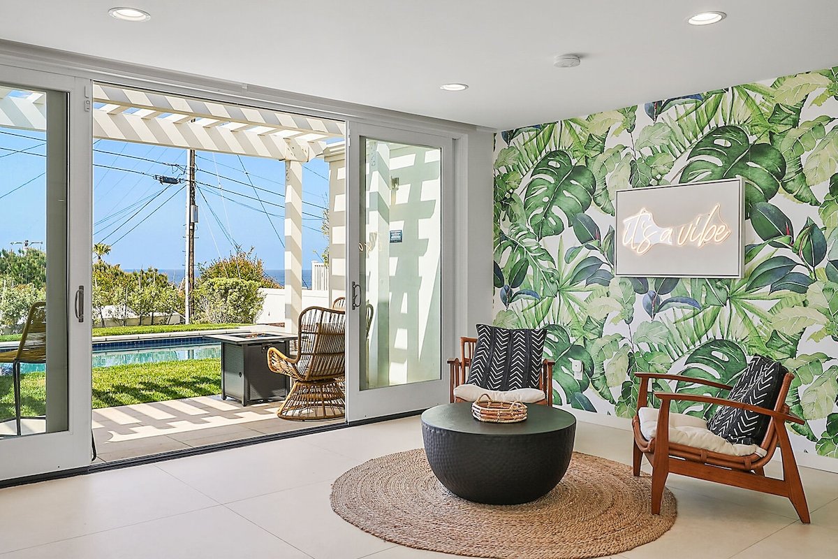 Birdrock Paradise w/ Private Pool/Spa, AC & Yard gallery image 3