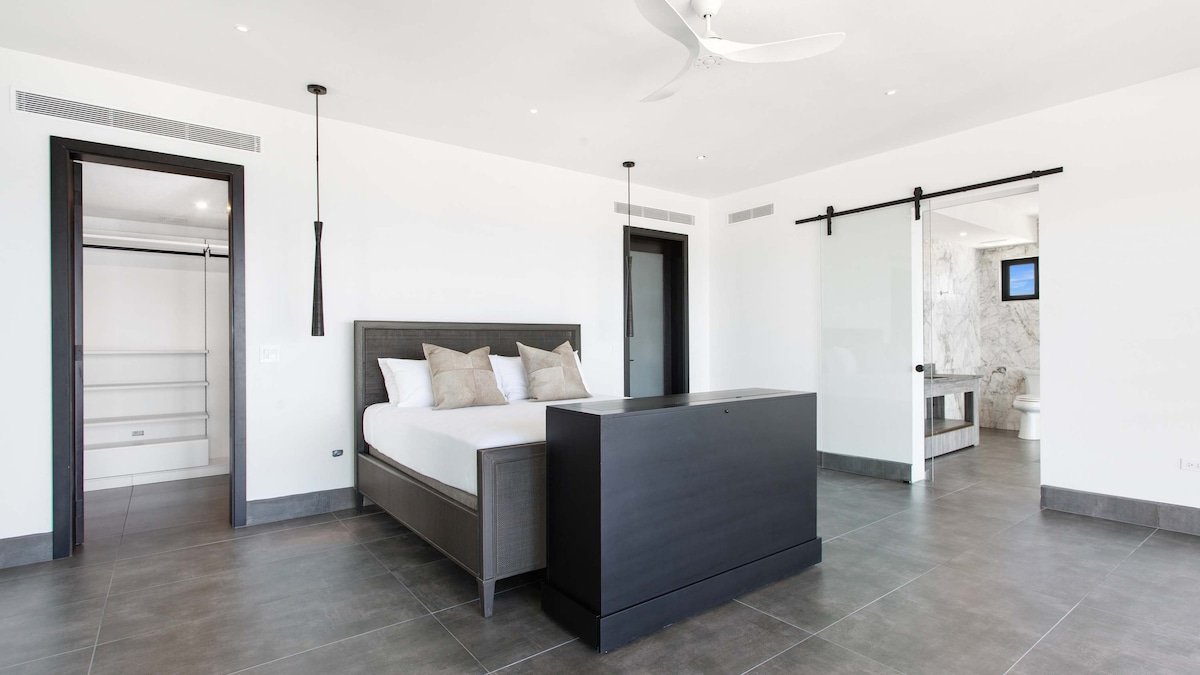 Modern cliff side Villa with Private Pool gallery image 5