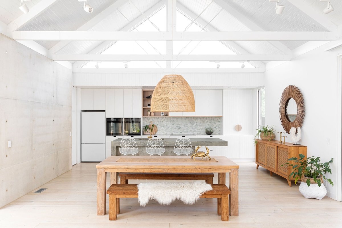 Seaview beach house . gallery image 2