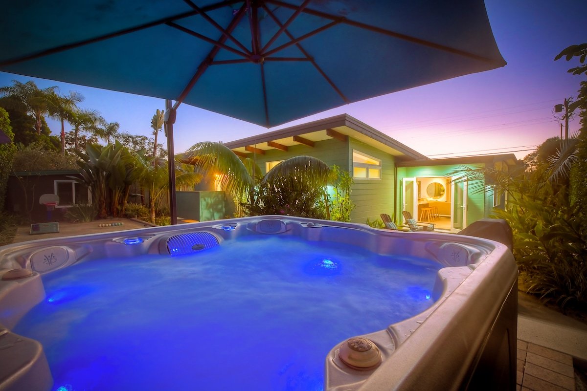 Luxury Retreat | Hot Tub, Fire Pit, BBQ, Ping Pong