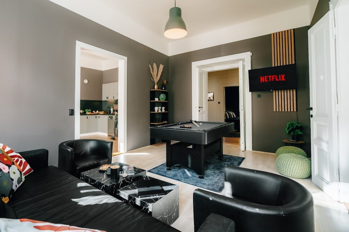 Cinema Apartment Pool Table & Foosball – Downtown gallery image 5