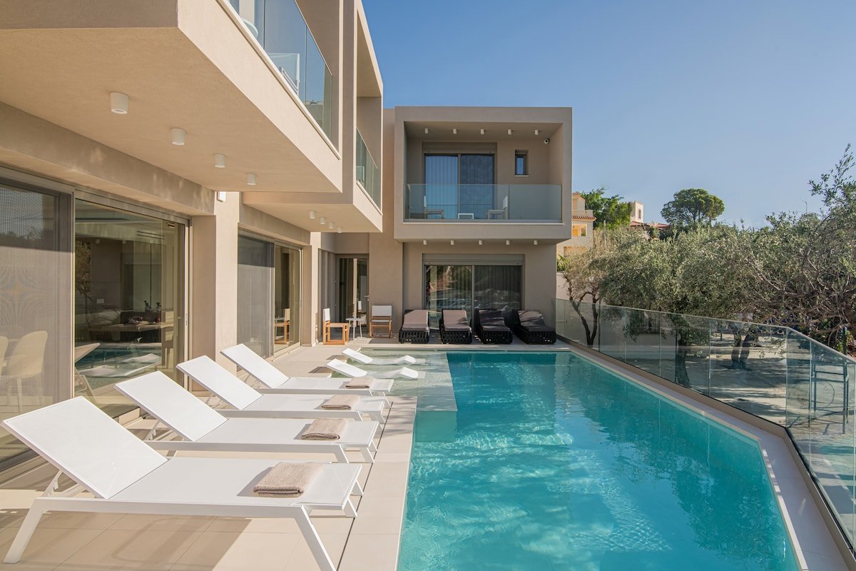 Beachfront Villa Dedicated Beach space – Breakfast gallery image 2