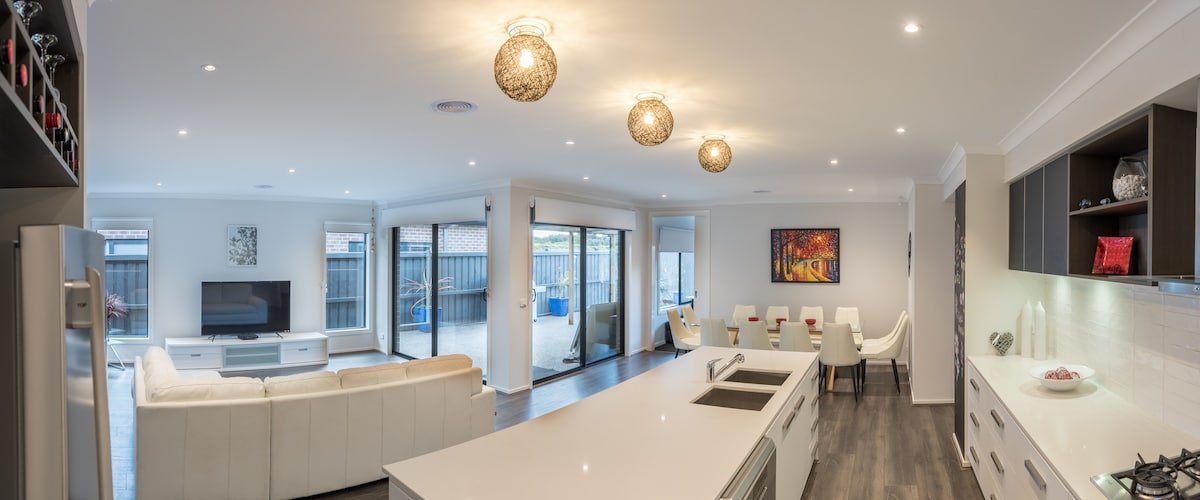 Hillside Torquay – Sleeps 17 – Strictly Family gallery image 3