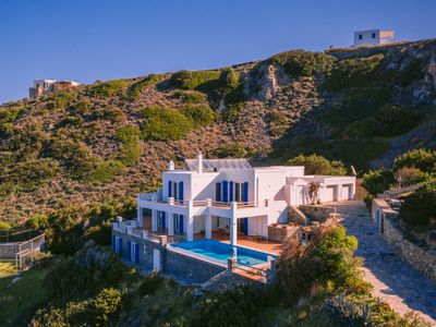Villa Delfini, beachfront, best 2-16 guests, Syros