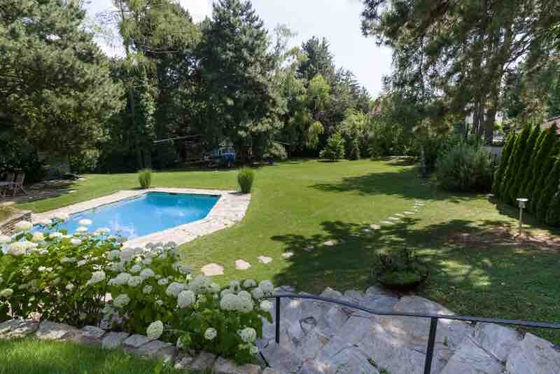 Lux Villa in Grinzing with park and Helikopter! gallery image 5