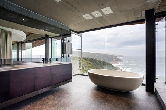 Photo 4 of Villa Cove accommodation in Knysna, Cape Town with 4 bedrooms and 4 bathrooms