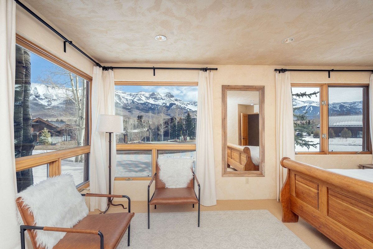 Spacious Telluride Retreat w/ Private Hot Tub gallery image 3