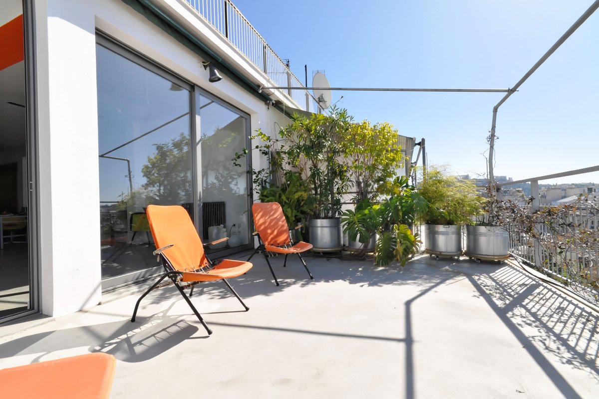 Colourful Cosmopolitan Athens | Acropolis view