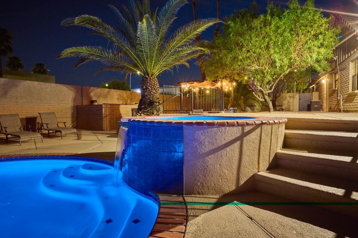 Super Private Vegas Resort! Close to the Strip!9:) gallery image 3