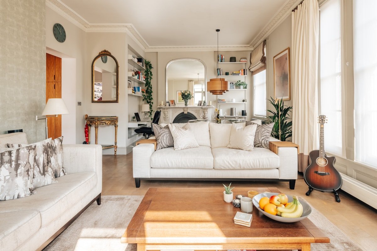 Luxury 3BR Sunlit Home, South Kensington Gem gallery image 5