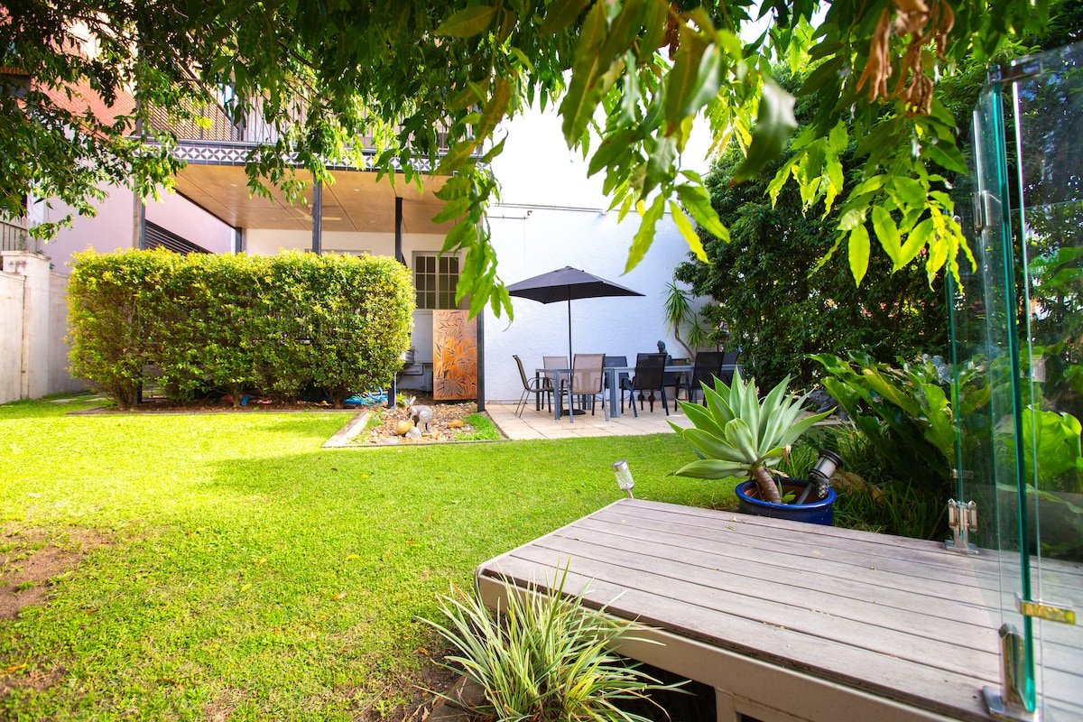 The Carrington Manor 1 gallery image 2