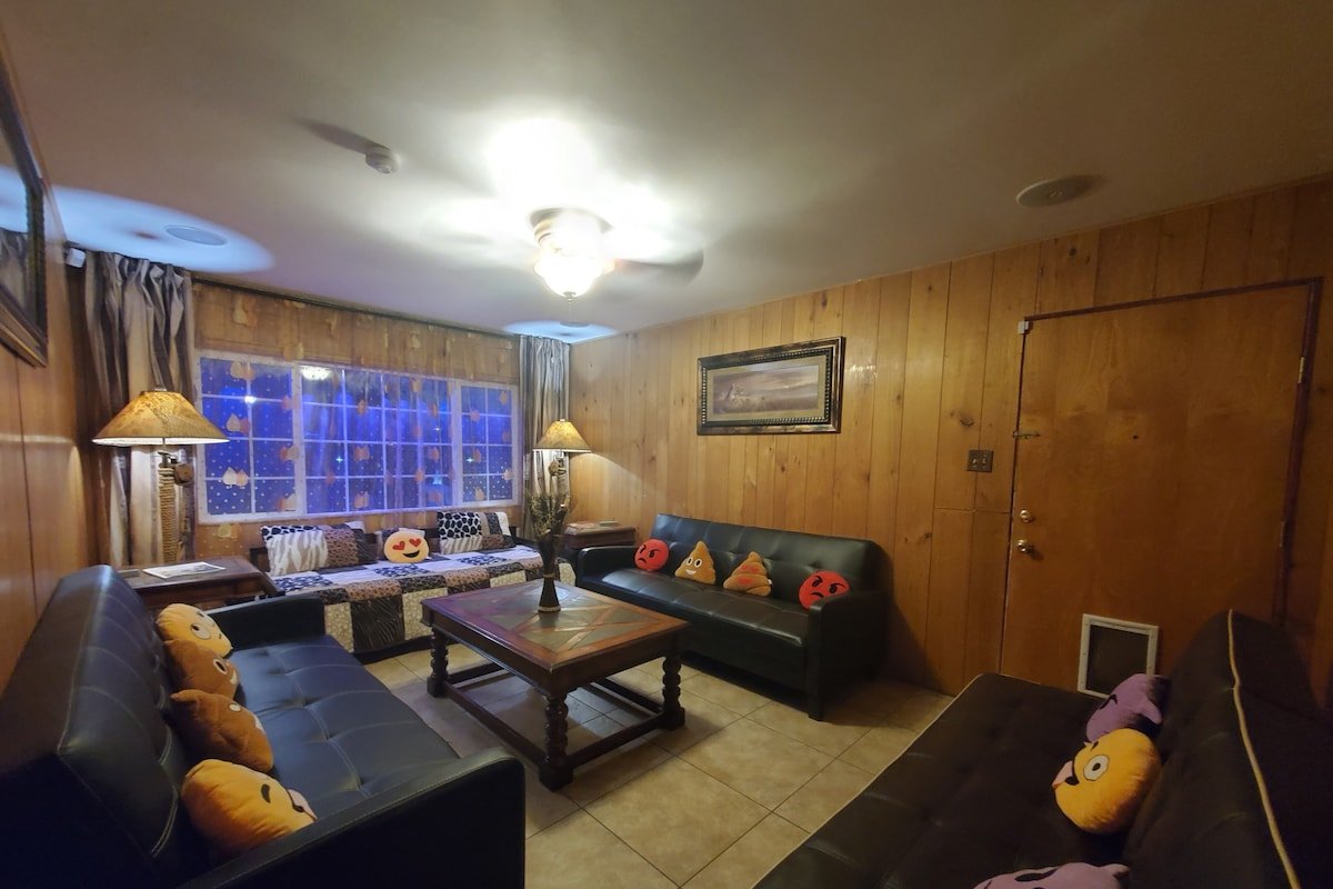 Escape in a private pool, jacuzzi, bbq, koi pond gallery image 5