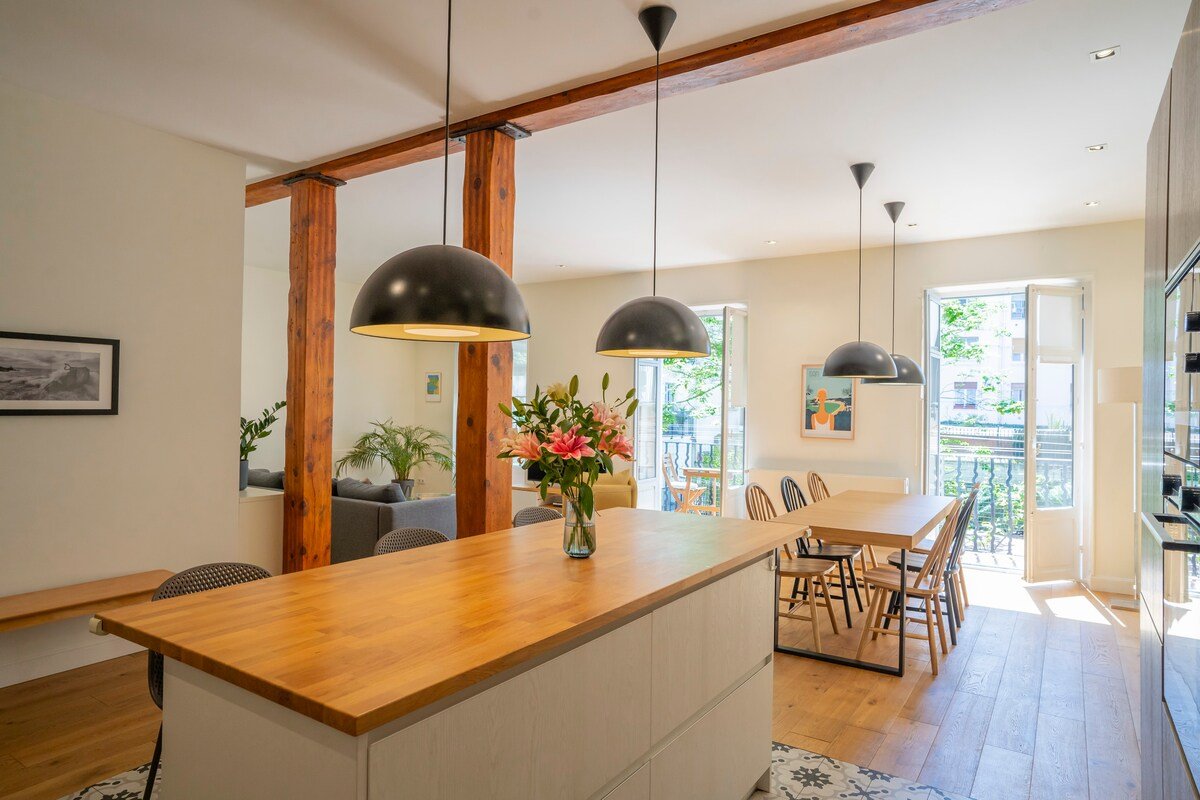 Spacious & Unique Getaway Close to Beach, Centro gallery image 4