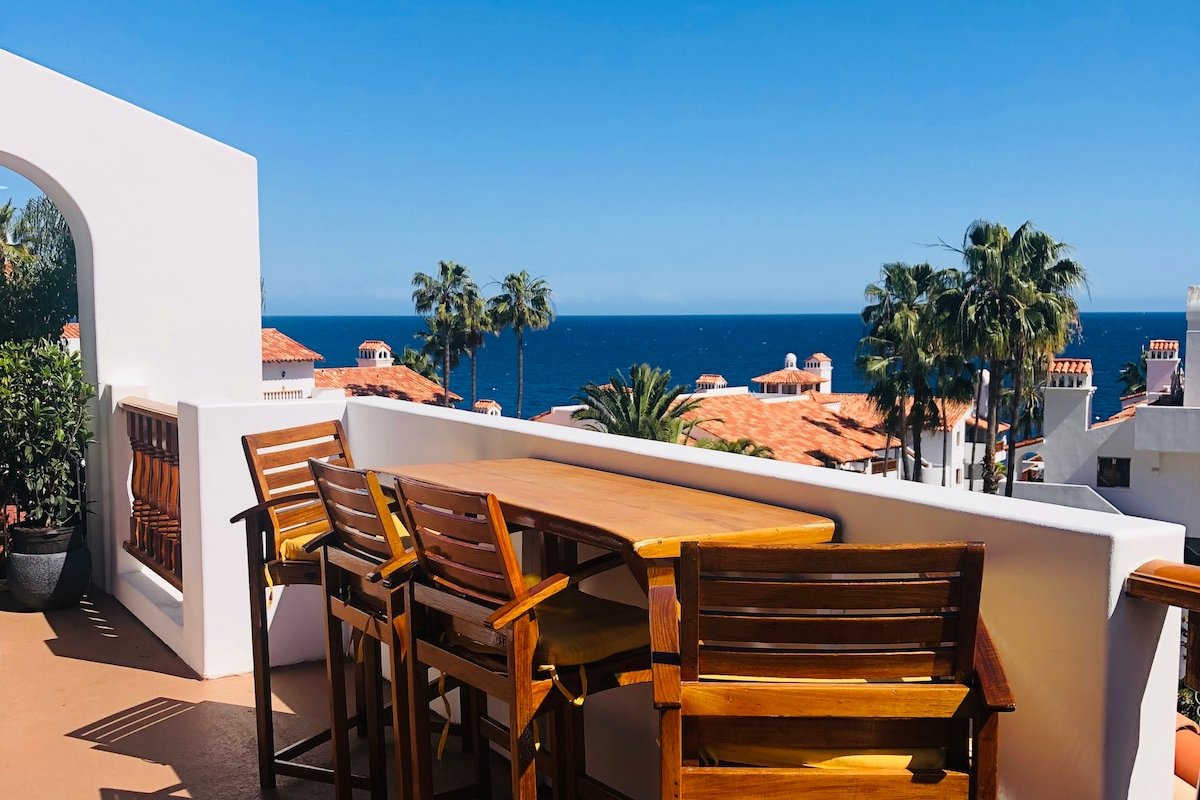 Hamilton Cove “Island Escape” gallery image 3