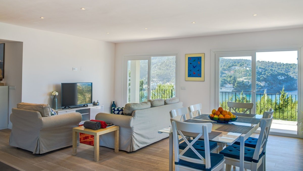 3-Bedroom house w/AC & pool. Port de Sóller views gallery image 5