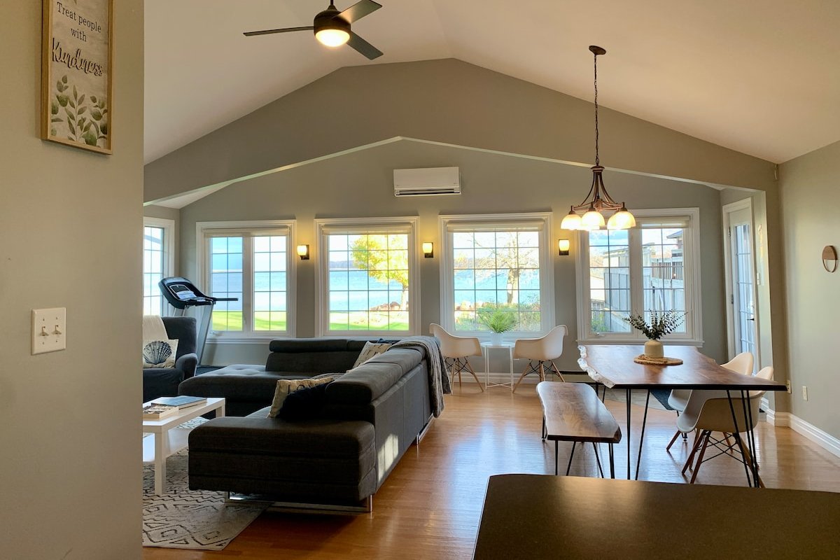 Luxury Oceanfront Sauna, Hot Tub, Pool Retreat! gallery image 4