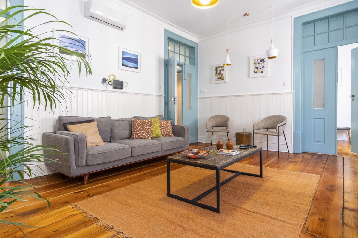 Lv Premier Baixa DO1 spacious, central, ac/design