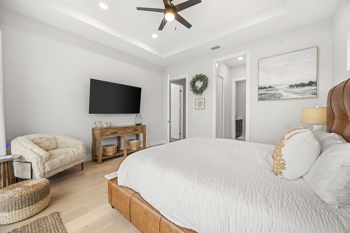 Melbourne Beachfront Pool & rooftop deck Sleeps 20 gallery image 4