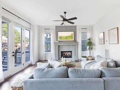 The Maple House – Huge Backyard + Mins to Broadway