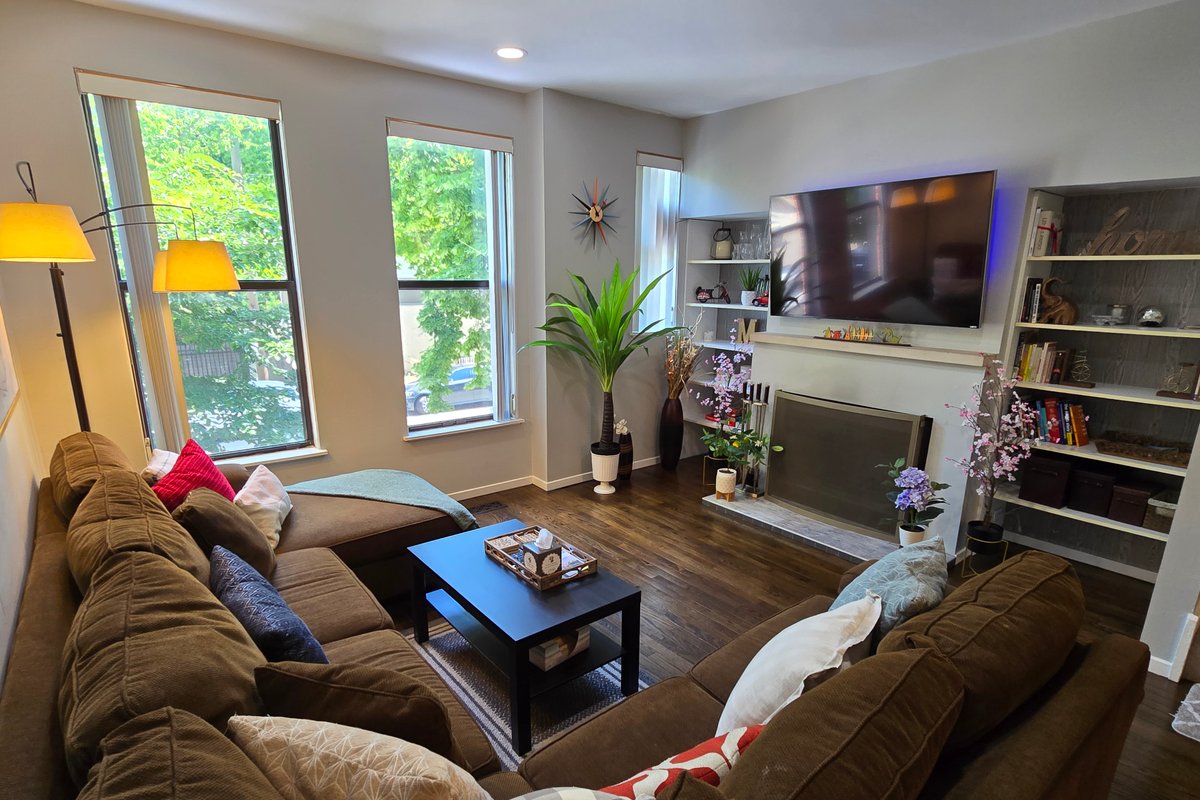 Charming Townhome 3bed/2bath & 2 outdoor terraces