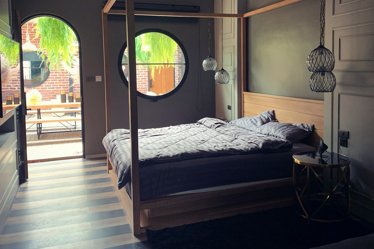 4 Luxury Bedroom with Full kitchen near Thonglor gallery image 3