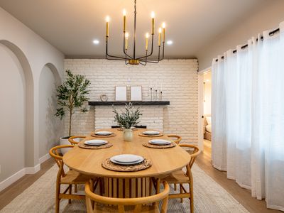 Spacious LA Luxury Retreat By Universal Studios!