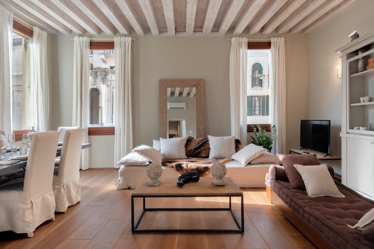 Bridge of Sighs luxurious apartment