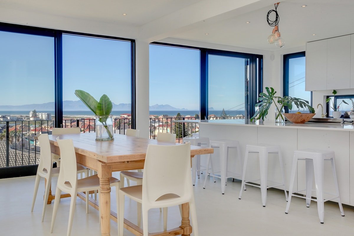 Muizenberg Villa gallery image 2